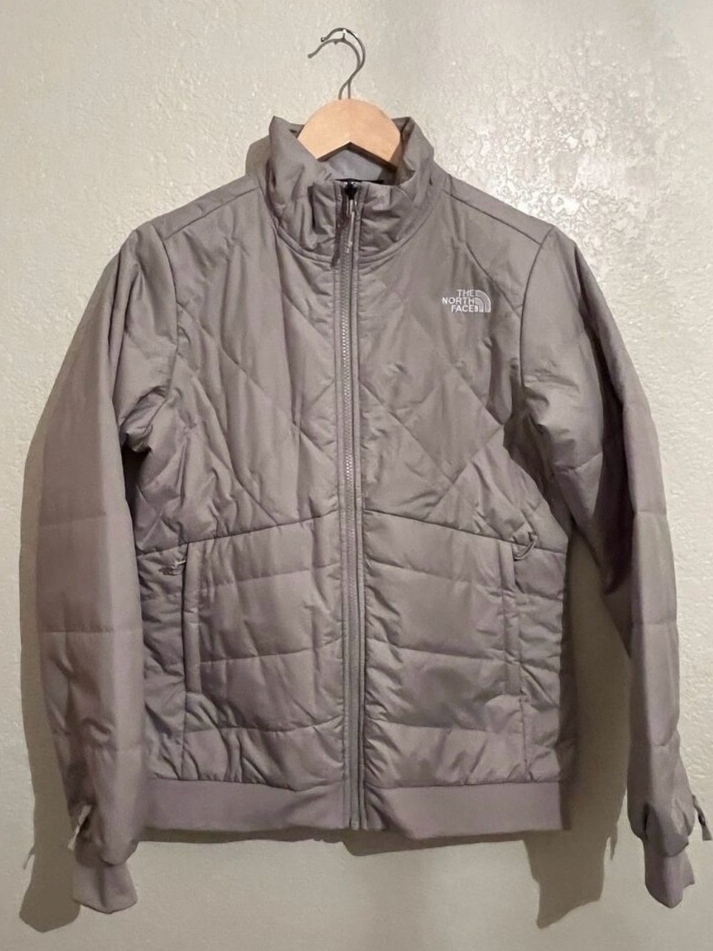 The North Face Women's Quilted
Jacket - Size Medium.